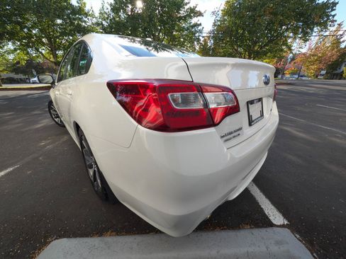 Used 2015 Subaru Legacy 2.5i Limited AWD/4WD image 3