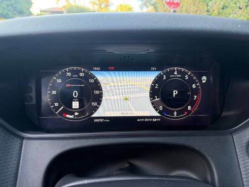 Used 2019 Land Rover Range Rover Velar R-Dynamic SE AWD/4WD image 30