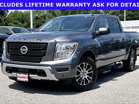 Used 2021 Nissan Titan SV w/ SV Convenience Package AWD/4WD image 3