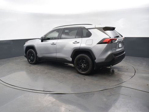 Used 2019 Toyota RAV4 LE w/ Carpet Mat Package image 4