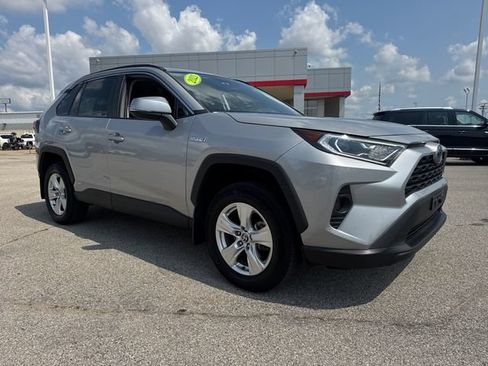 Used 2021 Toyota RAV4 XLE w/ Convenience Package AWD/4WD image 10