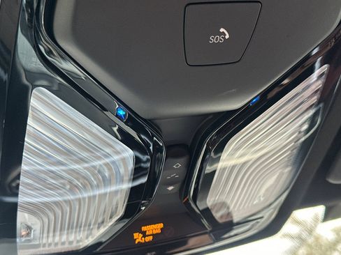 Used 2022 BMW 330e w/ Driving Assistance Package image 21