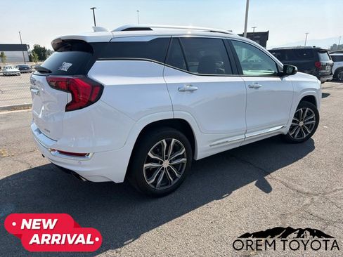 Used 2020 GMC Terrain Denali w/ Denali Premium Package AWD/4WD image 17
