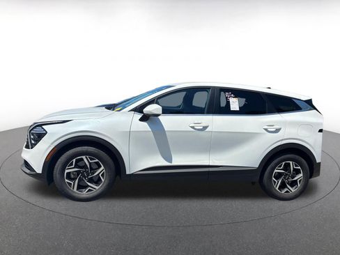 Used 2024 Kia Sportage LX FWD image 5
