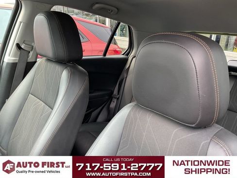 Used 2022 Chevrolet Trax LT w/ LT Convenience Package AWD/4WD image 10