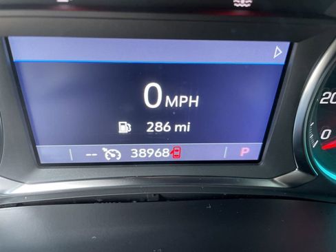 Used 2023 Chevrolet Traverse LT image 17