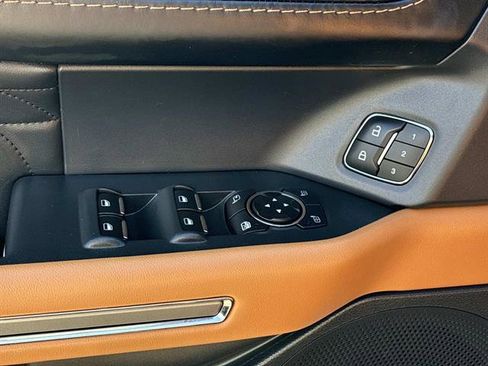 Certified 2022 Ford Expedition Platinum image 22