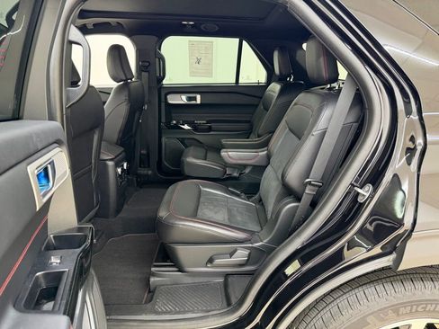 Used 2024 Ford Explorer ST-Line w/ Class IV Trailer Tow Package AWD/4WD image 19