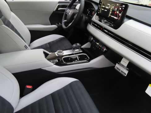 New 2025 Mitsubishi Outlander SE image 25