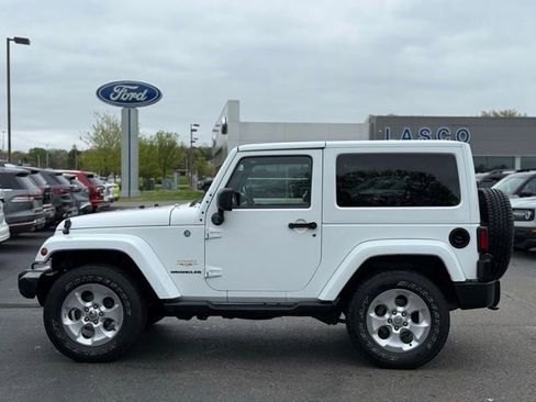 Used 2014 Jeep Wrangler Sahara w/ Dual Top Group AWD/4WD image 40