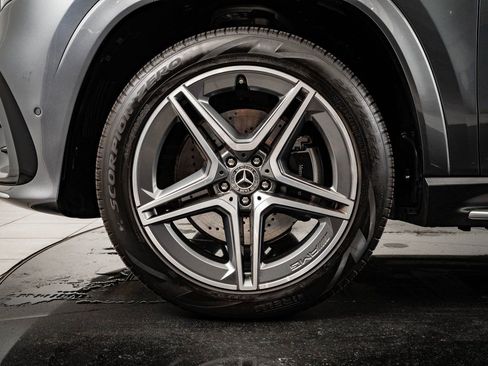 Used 2024 Mercedes-Benz GLS 450 4MATIC image 13