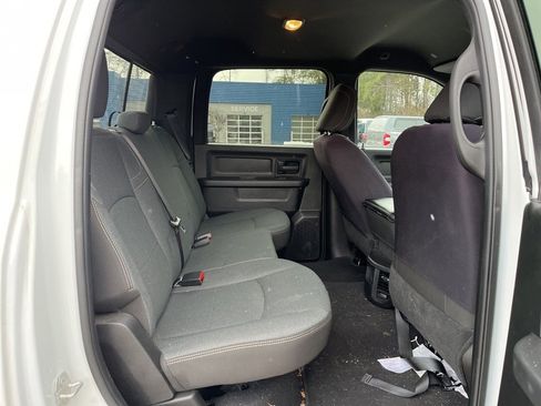 Used 2024 RAM 2500 Tradesman w/ Chrome Appearance Group image 12