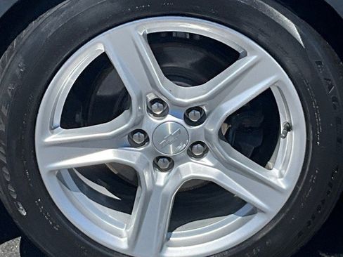 Used 2023 Chevrolet Camaro LT RWD image 9