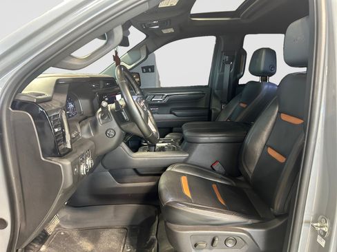 Used 2024 GMC Sierra 1500 AT4 w/ Technology Package AWD/4WD image 11
