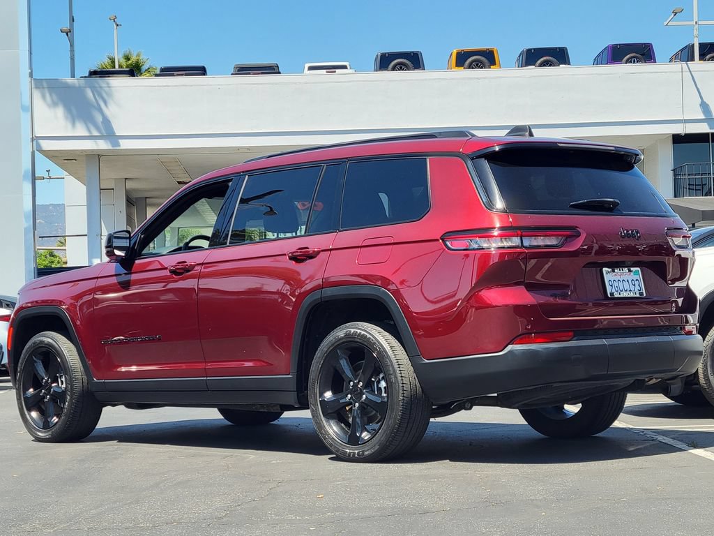 Used 2023 Jeep Grand Cherokee L Laredo AWD/4WD image 2