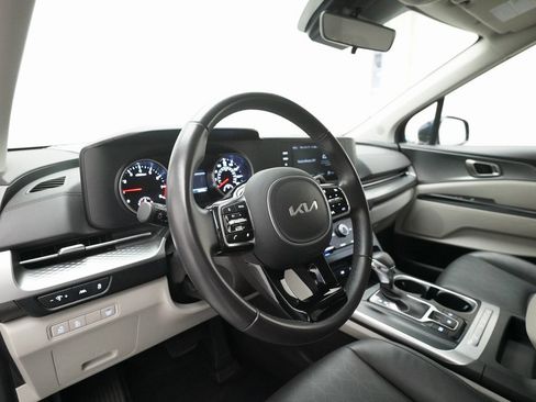 Certified 2024 Kia Carnival LX image 8