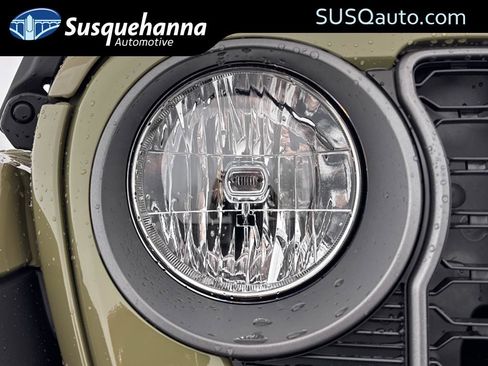 New 2025 Jeep Gladiator Sport image 22