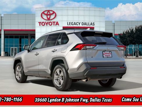 Used 2025 Toyota RAV4 XLE FWD image 7