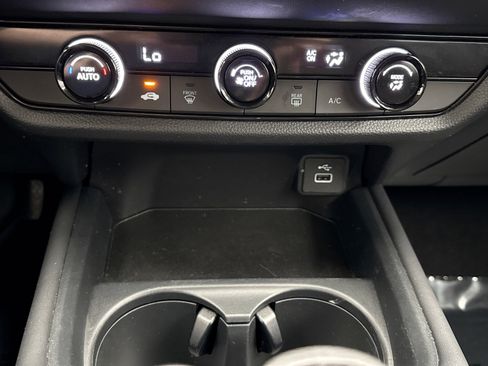 Used 2023 Honda HR-V LX image 23
