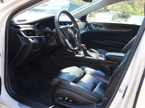 Used 2013 Cadillac XTS Luxury image 20