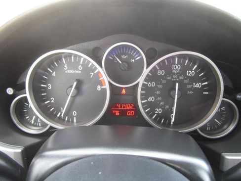 Used 2010 MAZDA MX-5 Miata Sport image 26