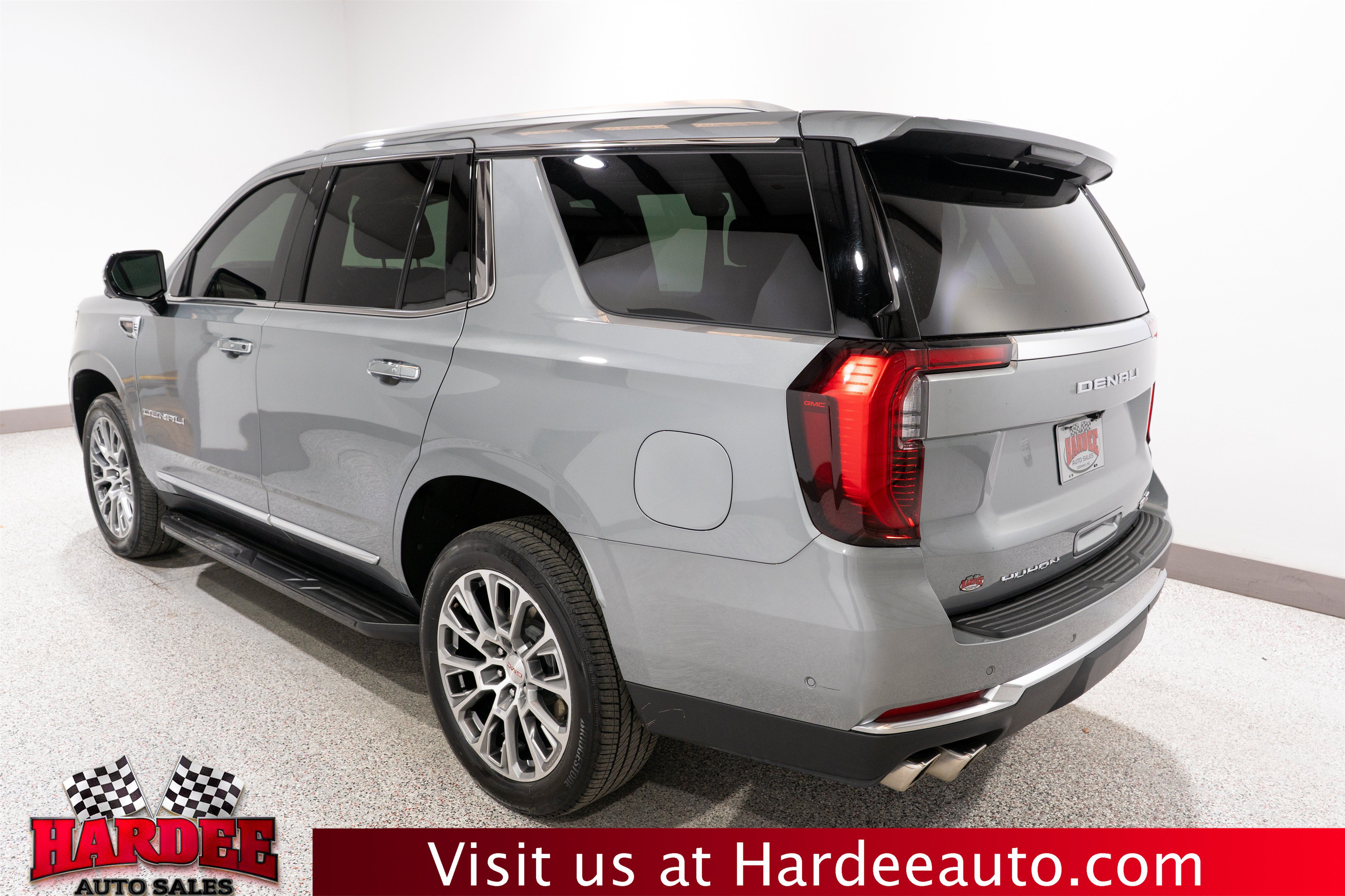 Used 2025 GMC Yukon Denali AWD/4WD image 3