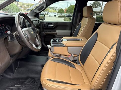 Used 2021 Chevrolet Silverado 1500 LT image 9