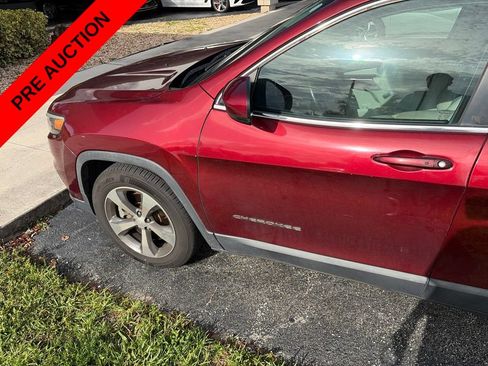 Used 2019 Jeep Cherokee Limited FWD image 2
