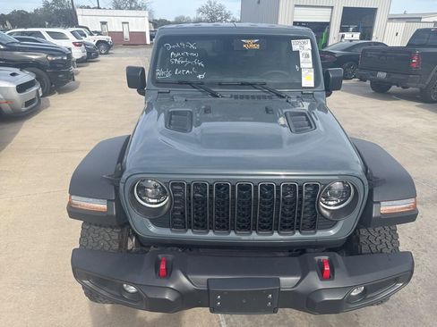 Used 2024 Jeep Wrangler Rubicon w/ Convenience Group image 22