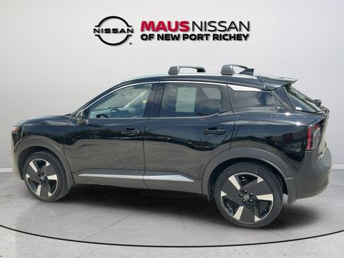 Certified 2025 Nissan Kicks SR FWD image 7