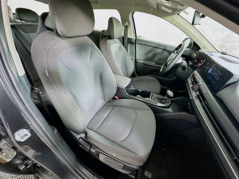 Used 2025 Kia K4 LXS FWD image 30