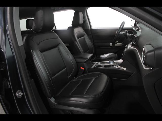 Certified 2022 Ford Explorer XLT w/ Equipment Group 202A AWD/4WD image 17