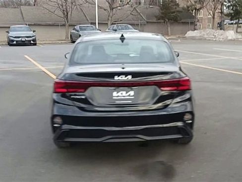 Certified 2022 Kia Forte LXS w/ LXS Technology Package image 2