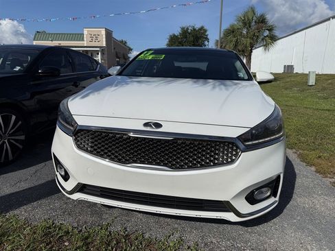 Used 2017 Kia Cadenza Premium w/ Luxury Package FWD image 1