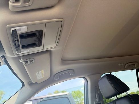 Used 2023 Honda Pilot Touring image 13