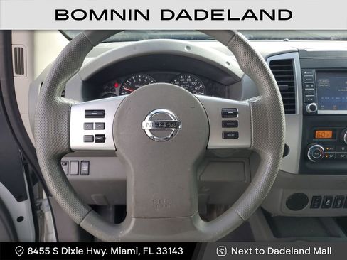 Used 2021 Nissan Frontier SV w/ Midnight Edition Floor Mats image 17