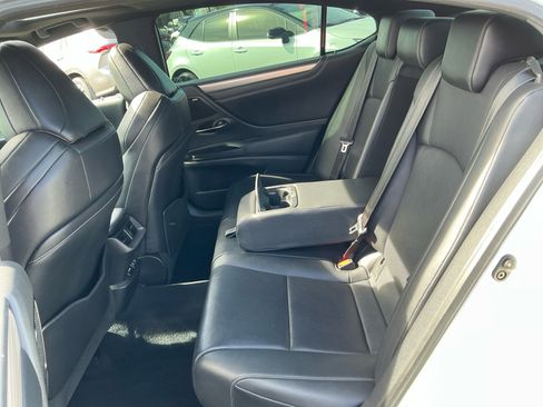 Used 2019 Lexus ES 350 F Sport w/ Accessory Package image 17