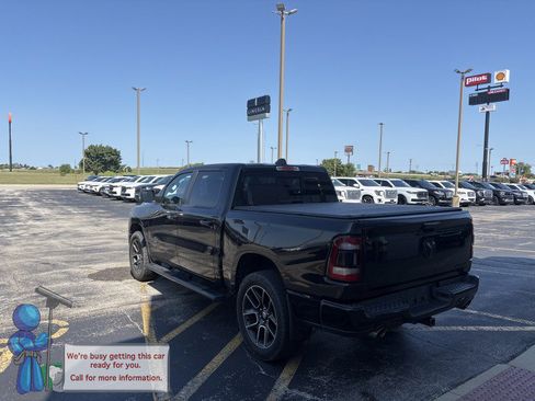Used 2019 RAM 1500 Sport w/ Black Appearance Package AWD/4WD image 3