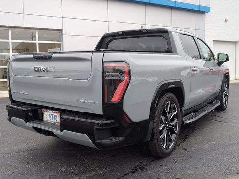 Used 2024 GMC Sierra EV Denali image 8
