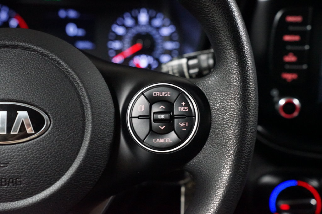 Used 2020 Kia Soul LX FWD image 13