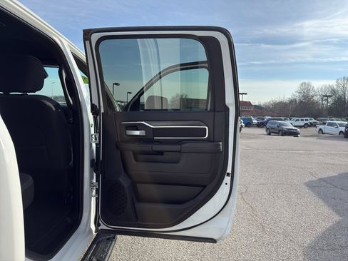 Used 2024 RAM 2500 Big Horn w/ Night Edition image 15