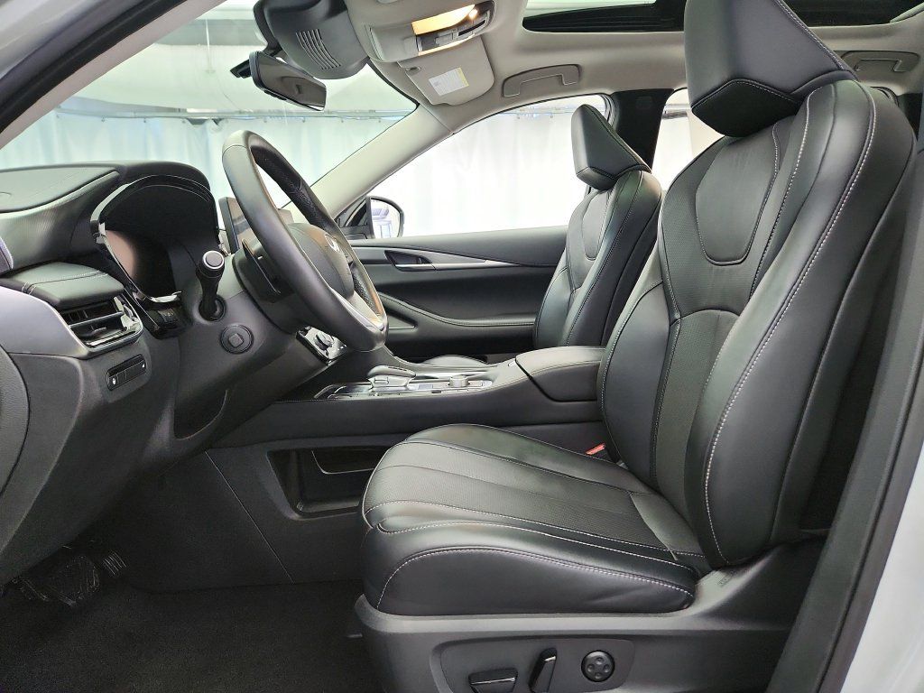 Used 2023 INFINITI QX60 Luxe AWD/4WD image 10