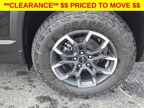 New 2026 Chevrolet Equinox ACTIV w/ Convenience Package III AWD/4WD image 31