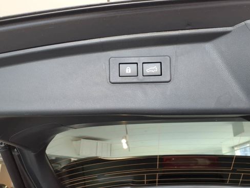 Used 2024 Subaru Outback Premium AWD/4WD image 12
