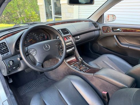 Used 2000 Mercedes-Benz CLK 320 Cabriolet image 54