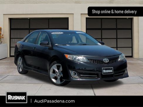 Used 2012 Toyota Camry SE FWD image 1