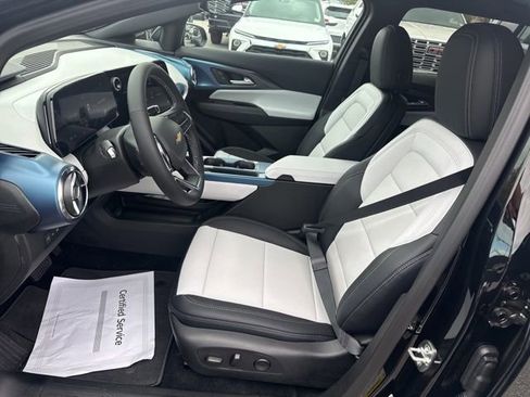New 2025 Chevrolet Equinox EV LT w/ Convenience Package II FWD image 11