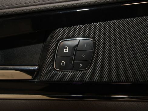 Used 2022 Lincoln Nautilus Reserve w/ Equipment Group 201A image 10