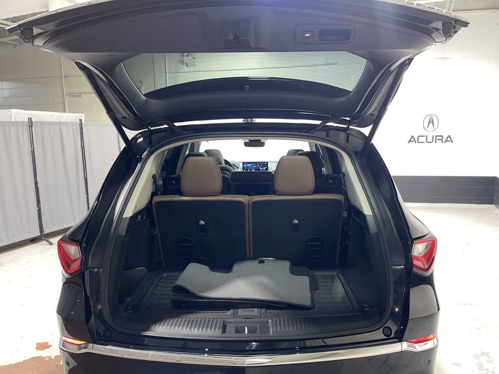 Used 2024 Acura MDX w/ Technology Package AWD/4WD image 19
