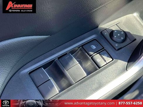 Used 2022 Toyota RAV4 XLE w/ Convenience Package AWD/4WD image 22